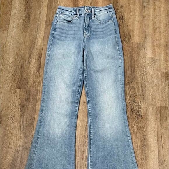 Good American Sky Blue Flare Jeans - Picture 5 of 11